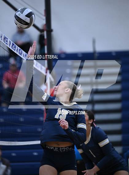 Thumbnail 1 in Notre Dame vs. South Gallia (OHSAA Division VII District Semifinal) photogallery.