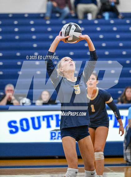 Thumbnail 2 in Notre Dame vs. South Gallia (OHSAA Division VII District Semifinal) photogallery.