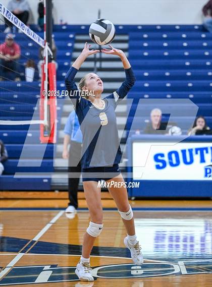 Thumbnail 3 in Notre Dame vs. South Gallia (OHSAA Division VII District Semifinal) photogallery.