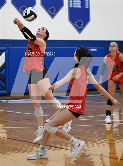 Thumbnail 3 in Notre Dame vs. South Gallia (OHSAA Division VII District Semifinal) photogallery.