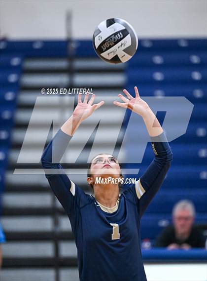 Thumbnail 1 in Notre Dame vs. South Gallia (OHSAA Division VII District Semifinal) photogallery.