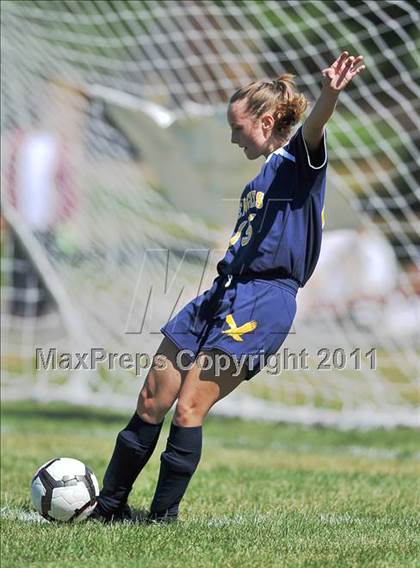 Thumbnail 3 in Mount Everett vs. Sabis International (Kick It For Kidneys Tournament) photogallery.
