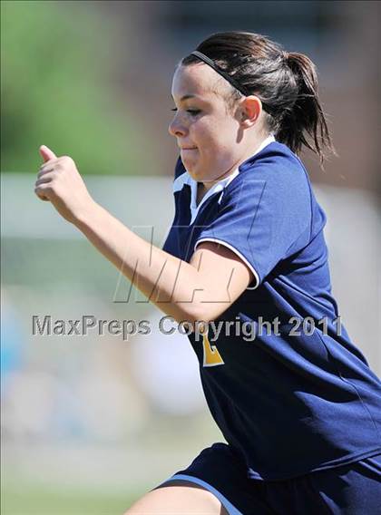 Thumbnail 2 in Mount Everett vs. Sabis International (Kick It For Kidneys Tournament) photogallery.