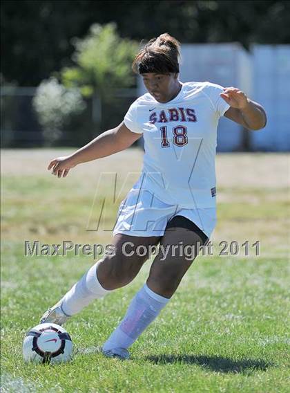 Thumbnail 2 in Mount Everett vs. Sabis International (Kick It For Kidneys Tournament) photogallery.