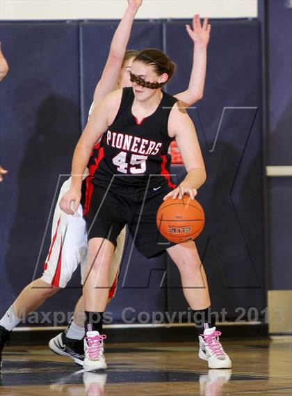 Thumbnail 3 in Oregon City vs. Clackamas (Nike Interstate Shootout) photogallery.