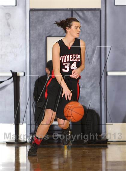 Thumbnail 2 in Oregon City vs. Clackamas (Nike Interstate Shootout) photogallery.