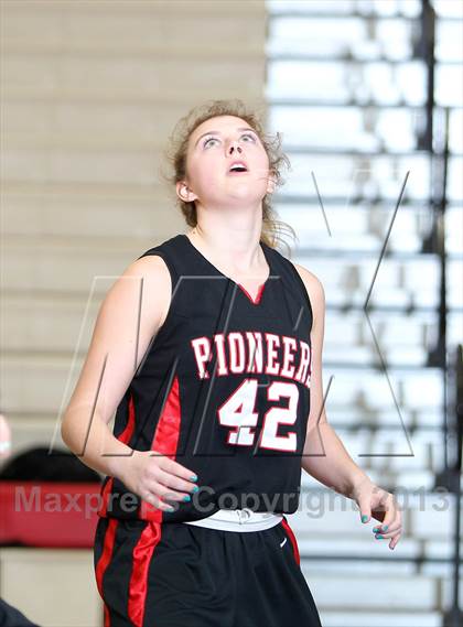 Thumbnail 2 in Oregon City vs. Clackamas (Nike Interstate Shootout) photogallery.