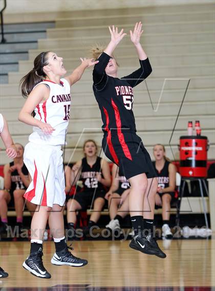 Thumbnail 2 in Oregon City vs. Clackamas (Nike Interstate Shootout) photogallery.