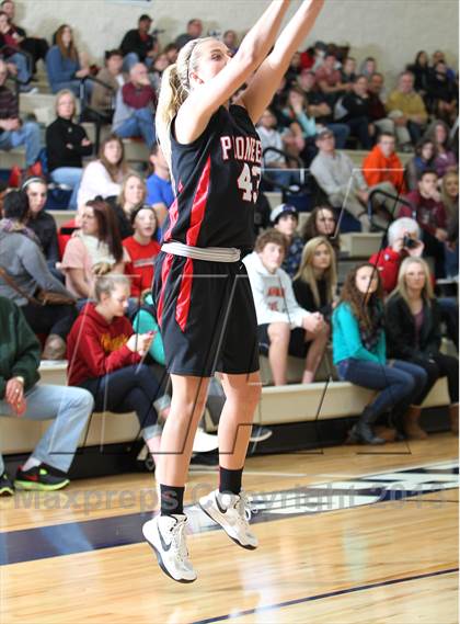 Thumbnail 2 in Oregon City vs. Clackamas (Nike Interstate Shootout) photogallery.