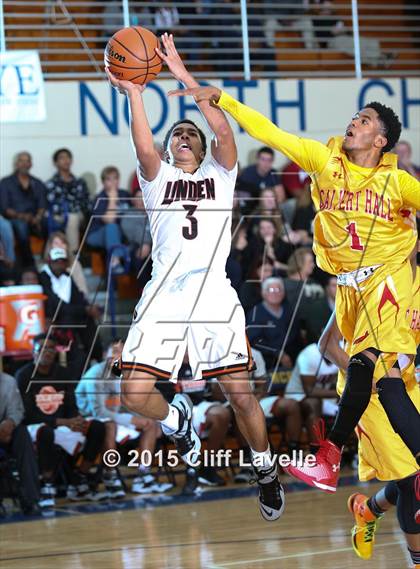 Thumbnail 2 in Calvert Hall vs. Linden (Rotary Roundball Classic Final) photogallery.
