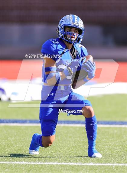 Thumbnail 3 in Foster vs. Georgetown (UIL 5A Division 1 Region 3 Area Playoff) photogallery.
