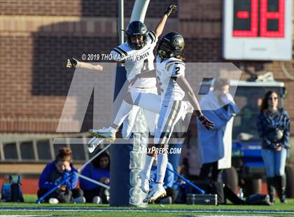 Thumbnail 3 in Foster vs. Georgetown (UIL 5A Division 1 Region 3 Area Playoff) photogallery.