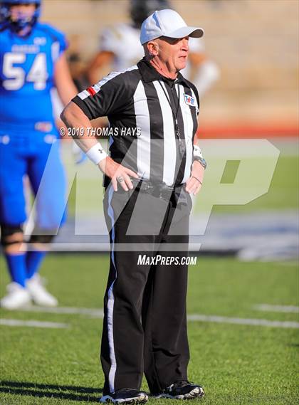 Thumbnail 2 in Foster vs. Georgetown (UIL 5A Division 1 Region 3 Area Playoff) photogallery.