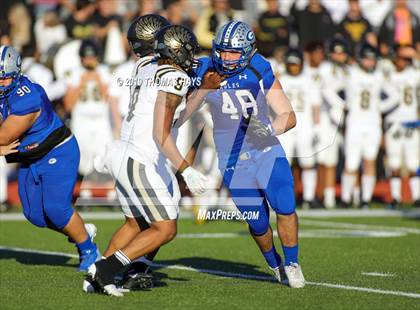 Thumbnail 3 in Foster vs. Georgetown (UIL 5A Division 1 Region 3 Area Playoff) photogallery.