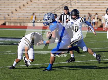 Thumbnail 1 in Foster vs. Georgetown (UIL 5A Division 1 Region 3 Area Playoff) photogallery.