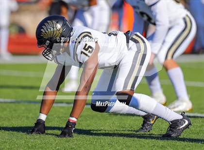 Thumbnail 2 in Foster vs. Georgetown (UIL 5A Division 1 Region 3 Area Playoff) photogallery.