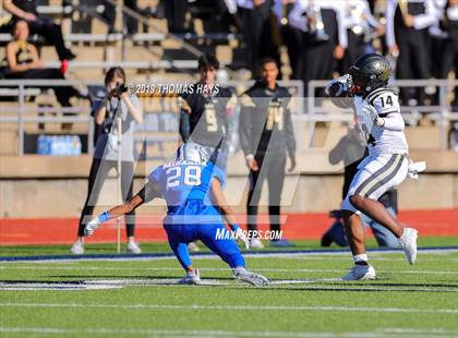 Thumbnail 2 in Foster vs. Georgetown (UIL 5A Division 1 Region 3 Area Playoff) photogallery.