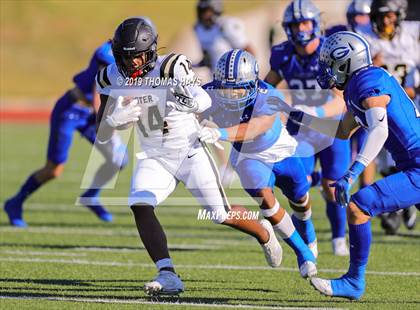 Thumbnail 1 in Foster vs. Georgetown (UIL 5A Division 1 Region 3 Area Playoff) photogallery.