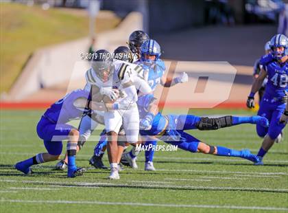 Thumbnail 3 in Foster vs. Georgetown (UIL 5A Division 1 Region 3 Area Playoff) photogallery.