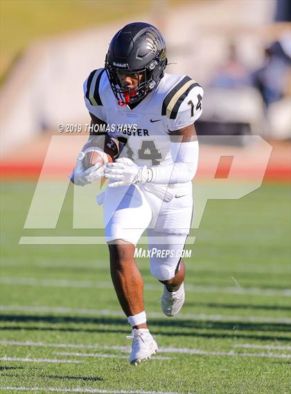 Thumbnail 2 in Foster vs. Georgetown (UIL 5A Division 1 Region 3 Area Playoff) photogallery.
