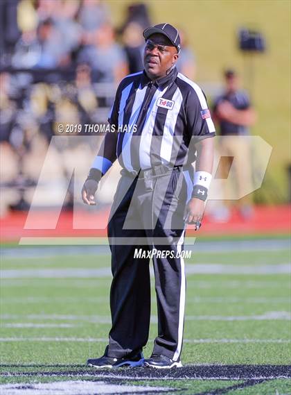 Thumbnail 1 in Foster vs. Georgetown (UIL 5A Division 1 Region 3 Area Playoff) photogallery.