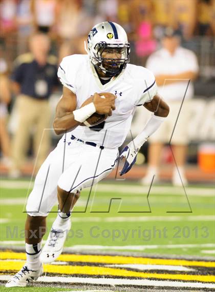 Thumbnail 3 in Our Lady of Good Counsel vs. Gilman photogallery.