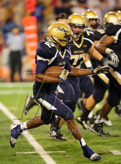 Thumbnail 2 in Our Lady of Good Counsel vs. Gilman photogallery.