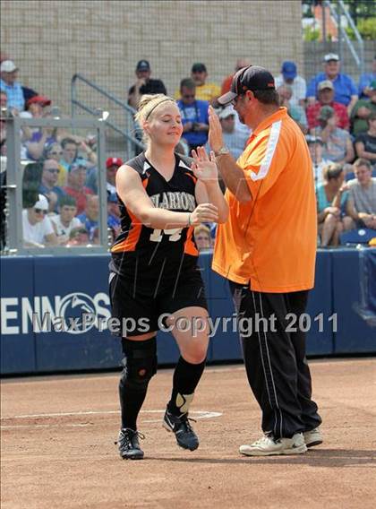 Thumbnail 3 in Minersville vs. Clarion Area (PIAA Class A Final) photogallery.