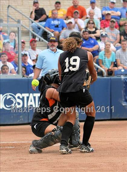 Thumbnail 1 in Minersville vs. Clarion Area (PIAA Class A Final) photogallery.