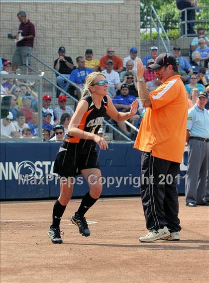 Thumbnail 2 in Minersville vs. Clarion Area (PIAA Class A Final) photogallery.