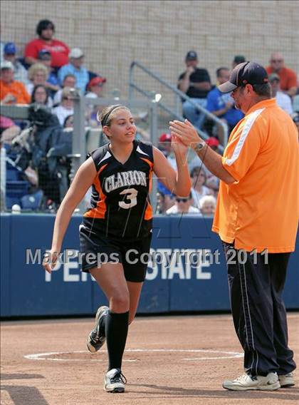 Thumbnail 2 in Minersville vs. Clarion Area (PIAA Class A Final) photogallery.