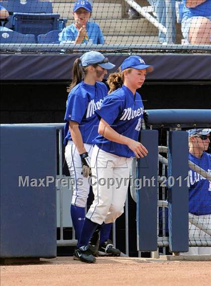 Thumbnail 1 in Minersville vs. Clarion Area (PIAA Class A Final) photogallery.