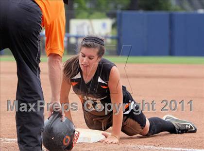 Thumbnail 2 in Minersville vs. Clarion Area (PIAA Class A Final) photogallery.