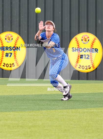Thumbnail 3 in Corsicana @ Lovejoy (UIL 5A Softball Bi-District) photogallery.