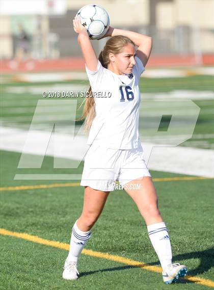 Thumbnail 2 in Desert Vista vs. Pinnacle (Coyote Classic Tournament) photogallery.