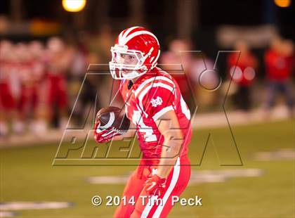 Thumbnail 1 in Servite vs. Mater Dei photogallery.