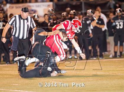 Thumbnail 2 in Servite vs. Mater Dei photogallery.
