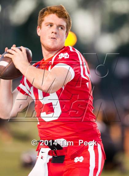 Thumbnail 1 in Servite vs. Mater Dei photogallery.