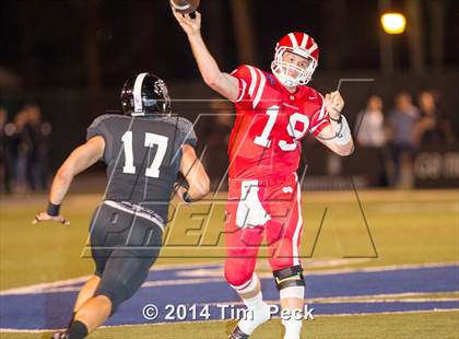 Thumbnail 1 in Servite vs. Mater Dei photogallery.