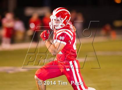 Thumbnail 3 in Servite vs. Mater Dei photogallery.