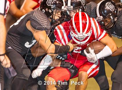 Thumbnail 2 in Servite vs. Mater Dei photogallery.