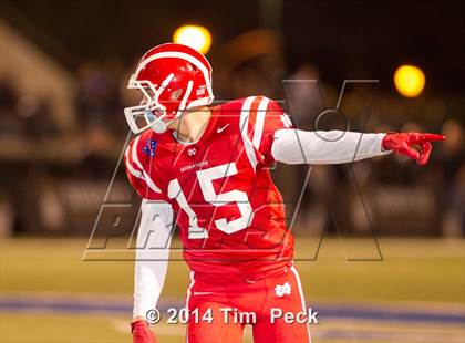 Thumbnail 2 in Servite vs. Mater Dei photogallery.