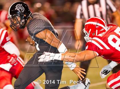 Thumbnail 3 in Servite vs. Mater Dei photogallery.