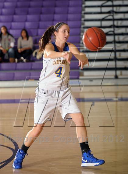 Thumbnail 3 in San Dimas vs. Dana Hills (MaxPreps Holiday Classic) photogallery.