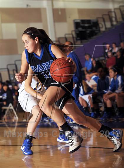 Thumbnail 2 in San Dimas vs. Dana Hills (MaxPreps Holiday Classic) photogallery.