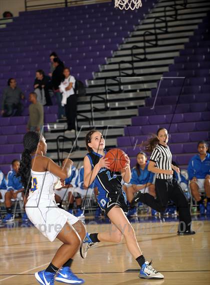 Thumbnail 1 in San Dimas vs. Dana Hills (MaxPreps Holiday Classic) photogallery.