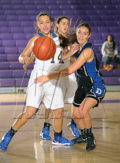 Thumbnail 2 in San Dimas vs. Dana Hills (MaxPreps Holiday Classic) photogallery.