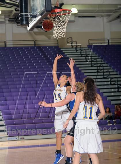 Thumbnail 3 in San Dimas vs. Dana Hills (MaxPreps Holiday Classic) photogallery.
