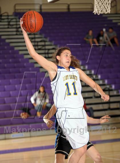 Thumbnail 1 in San Dimas vs. Dana Hills (MaxPreps Holiday Classic) photogallery.