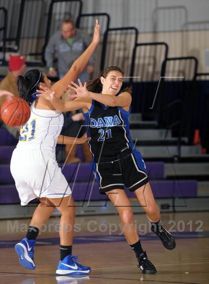 Thumbnail 1 in San Dimas vs. Dana Hills (MaxPreps Holiday Classic) photogallery.